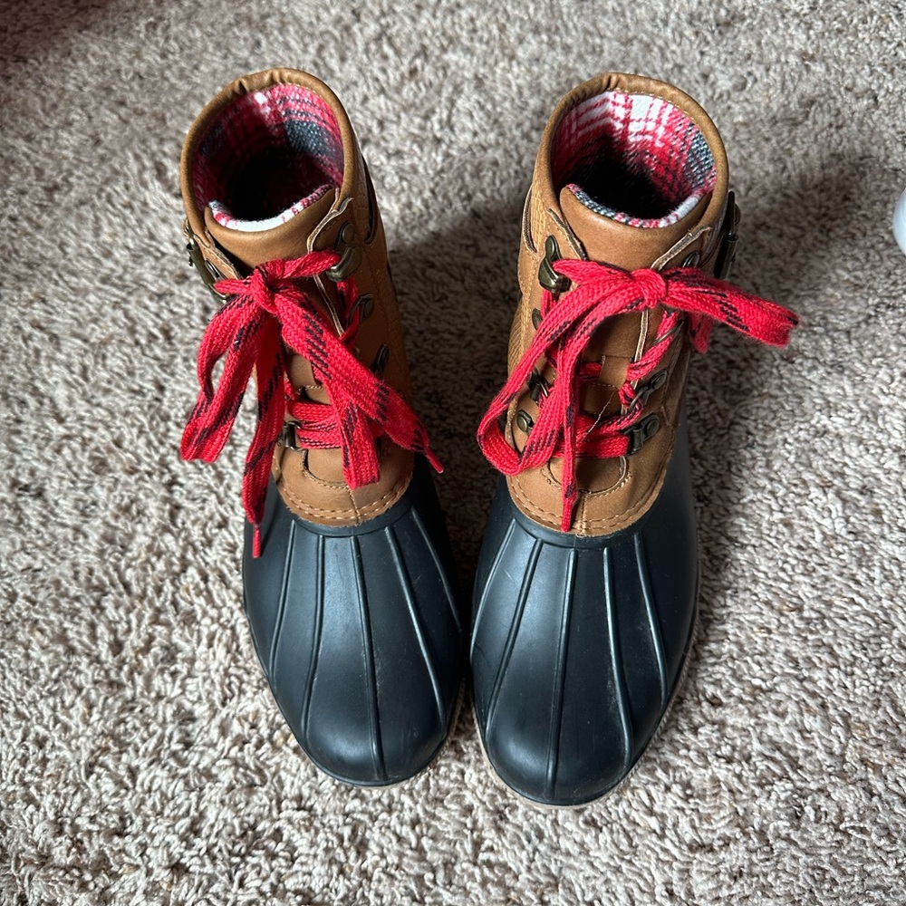 Jade Side Buckle Lace Up Duck Boots
